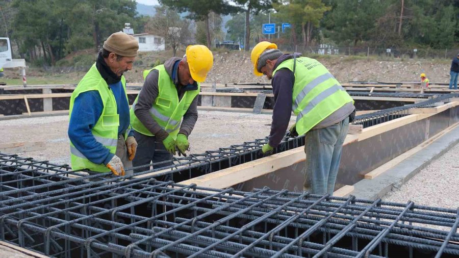 Tekirova Kapalı Pazar Yeri’nin Temeli Atıldı