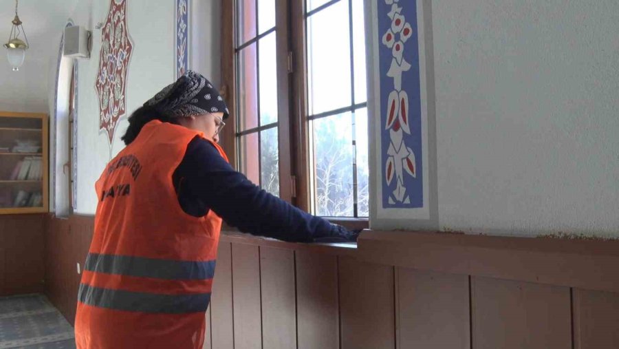 Kepez Belediyesi Ramazan Öncesi Cami Ve Cemevlerini Temizledi