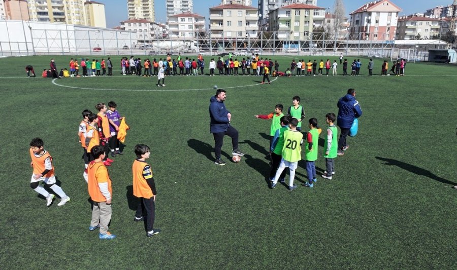 Kocasinan Belediyesi Spor Kulübü, Geleceğin Yıldız Futbolcularını Arıyor