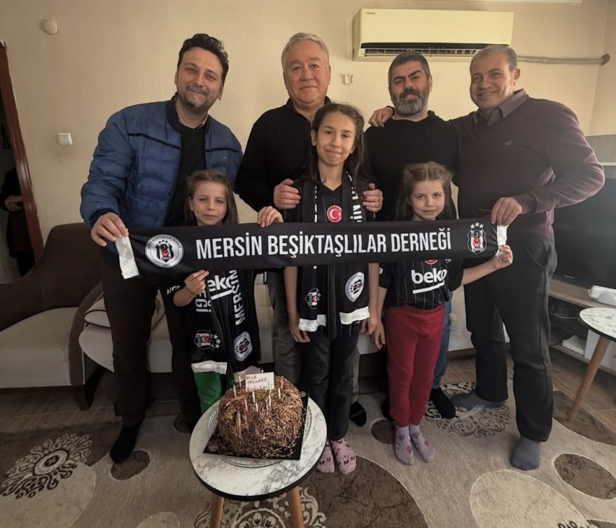 Beşiktaşlı Baba Takımına Olan Sevgisini Kızlarının İsimlerinde Yaşatıyor