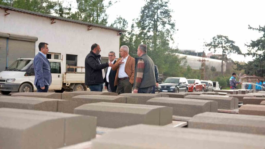 Alanya’da Bordür Parke Üretim Tesisi Yeniden Hizmete Başladı