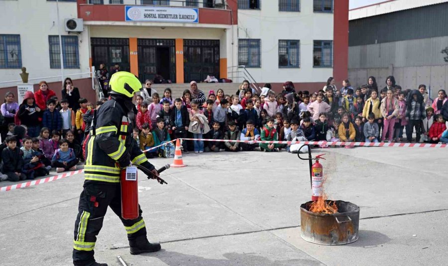 Mersin’de Çocuklara Afet Eğitimi Verildi