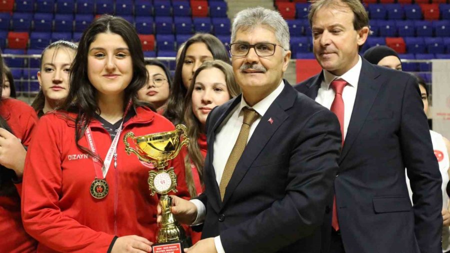 Niğde’de Mahalli Lig Voleybol Müsabakaları Tamamlandı