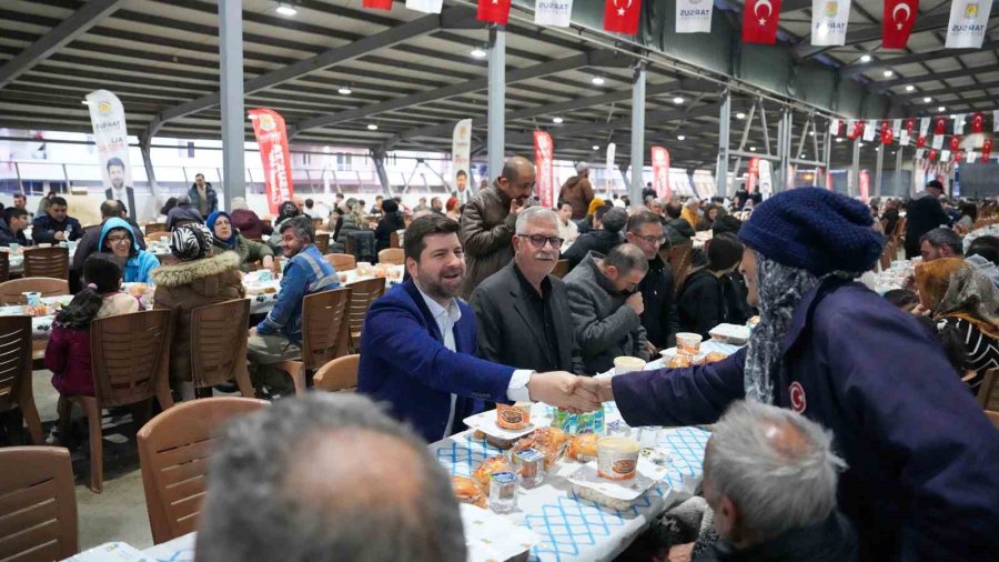 Tarsuslular Ramazan’ın İlk Gününde İftar Sofrasında Buluştu