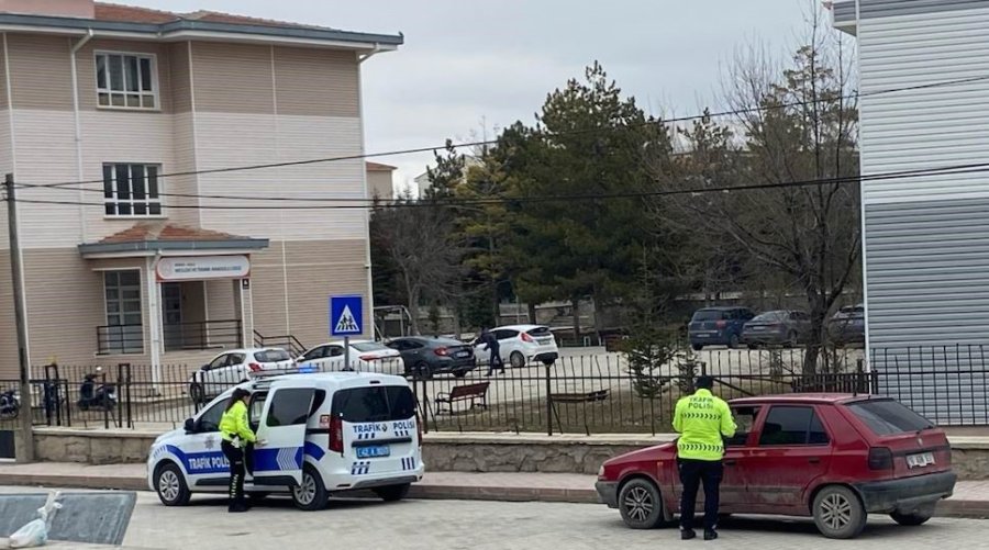 Kulu’da Okul Önlerinde Denetimler Sürüyor