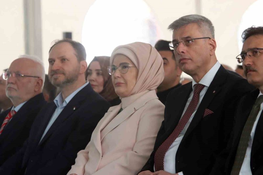 Emine Erdoğan: "neslimizi Bağımlılıklara Karşı Korumak, Ülke Bekasını Korumaktır"