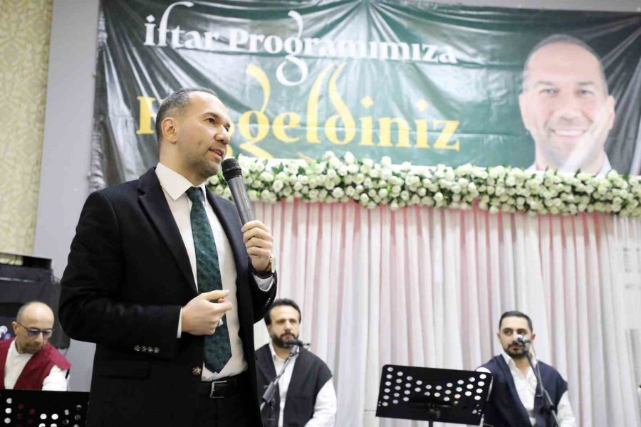 Başkan Özdemir İftarını Belediye Personeliyle Yaptı