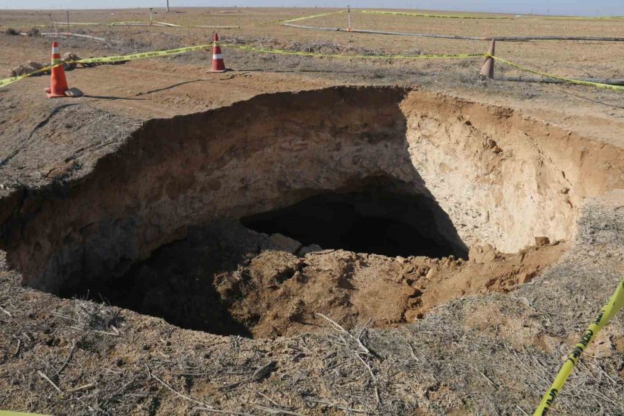 Aksaray’da Oluşan Obruk Havadan Görüntülendi