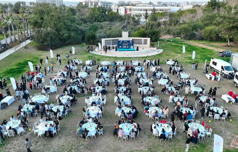 Antalya’da Kampüs İftarına Öğrencilerden Yoğun İlgi