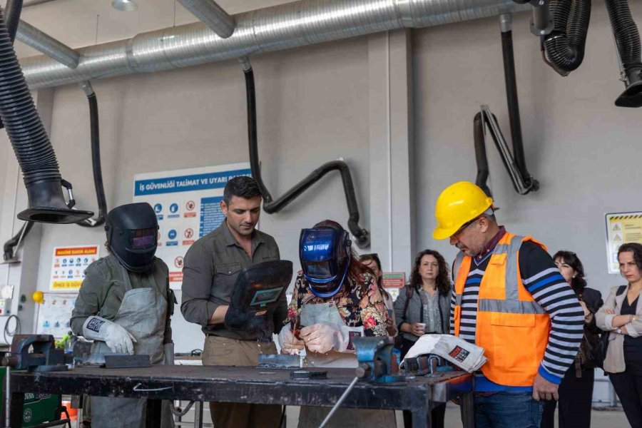 Mersin Büyükşehir Belediyesinin Sosyal Projelerine Tam Not