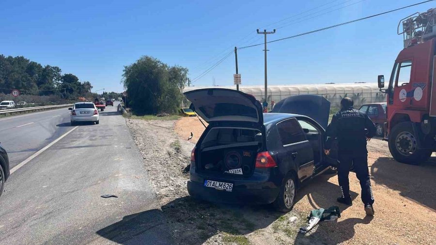 Manavgat’ta 3 Aracın Karıştığı Zincirleme Kazada 1 Kişi Yaralandı