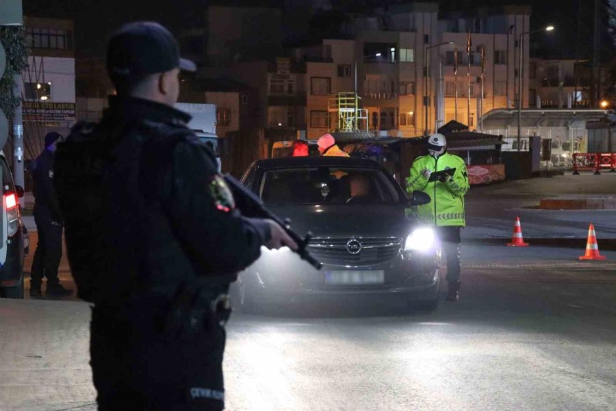 Mersin Polisinden 42 Ekiple Eş Zamanlı Denetim