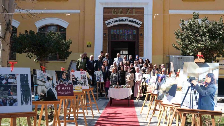 Kmü Yeni Medya Ve İletişim Bölümü Öğrencilerinden 8 Mart’a Özel Sergi