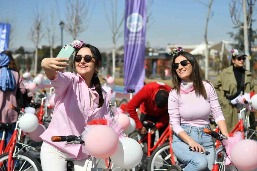 Büyükşehir’den 8 Mart Dünya Kadınlar Günü’ne Özel Bisiklet Turu