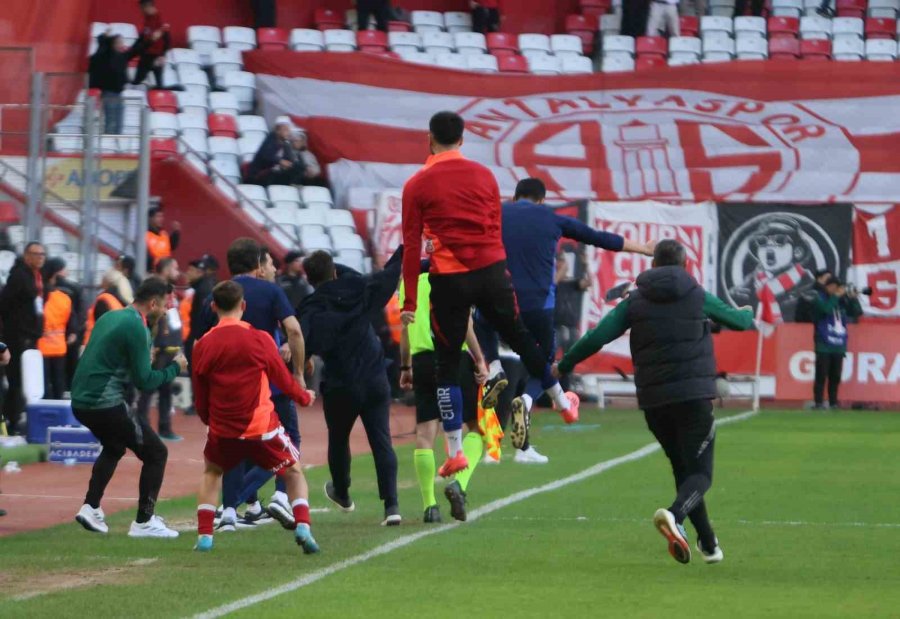 Trendyol Süper Lig: Antalyaspor: 2 - Çaykur Rizespor: 1 (maç Sonucu)