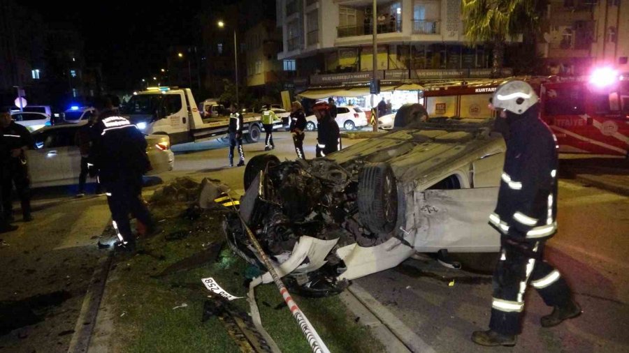 Antalya’da Ehliyetsiz Sürücü Dehşet Saçtı: 4 Yaralı