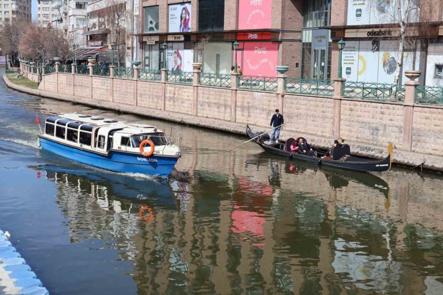 Eskişehir’de Güzel Hava Gondollarda Yoğunluk Oluşturdu