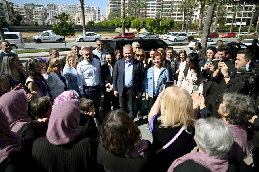 Mersin’de Kadınlar ’kadınlar Günü’nü Kutladı