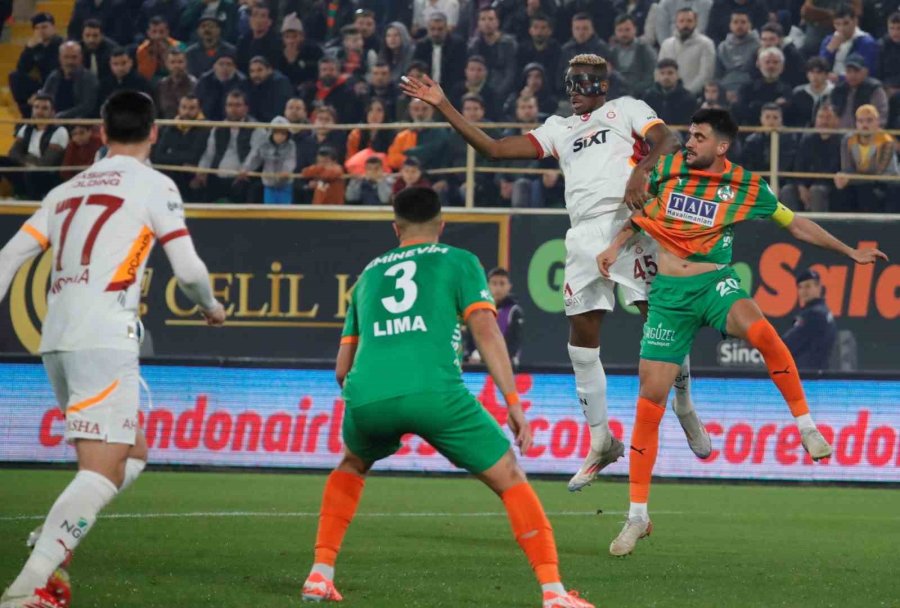 Trendyol Süper Lig: Corendon Alanyaspor: 1 - Galatasaray: 0 (ilk Yarı)