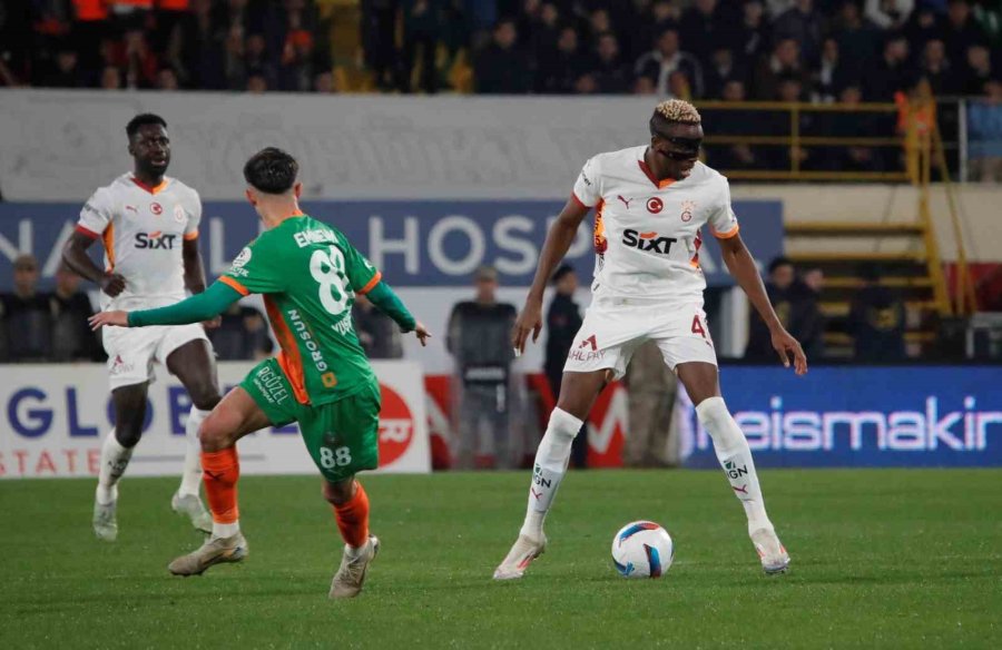 Trendyol Süper Lig: Corendon Alanyaspor: 1 - Galatasaray: 0 (ilk Yarı)