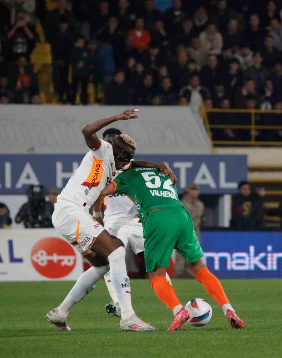 Trendyol Süper Lig: Corendon Alanyaspor: 1 - Galatasaray: 0 (ilk Yarı)