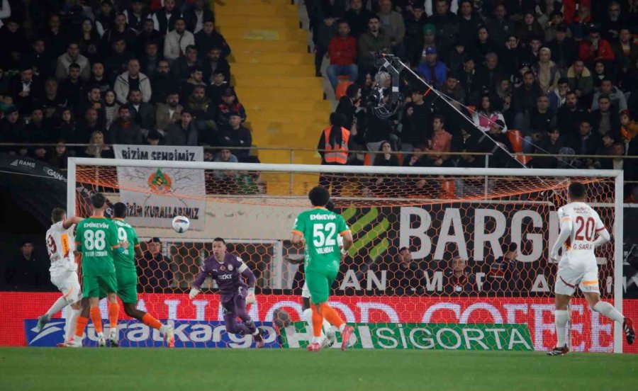 Trendyol Süper Lig: Alanyaspor: 1 - Galatasaray: 0 (maç Devam Ediyor)