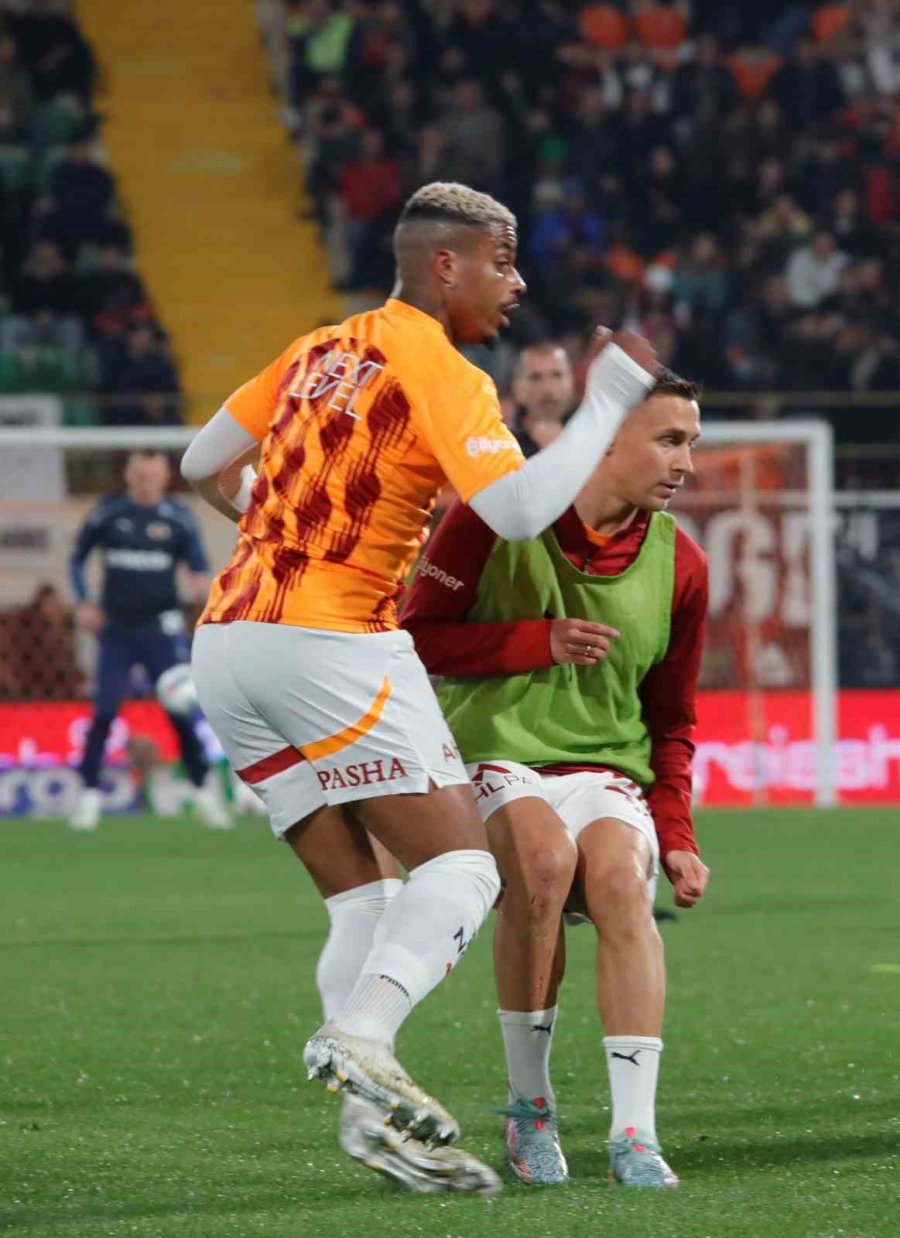 Trendyol Süper Lig: Alanyaspor: 1 - Galatasaray: 0 (maç Devam Ediyor)