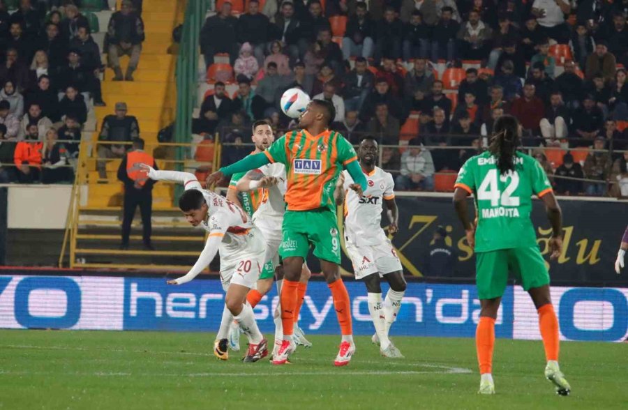 Trendyol Süper Lig: Corendon Alanyaspor: 1 - Galatasaray: 2 (maç Sonucu)