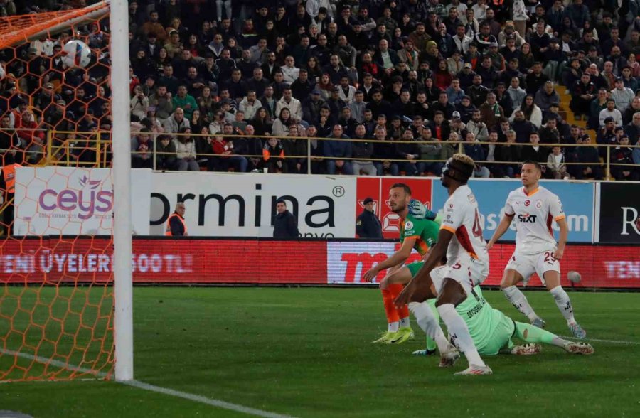 Trendyol Süper Lig: Corendon Alanyaspor: 1 - Galatasaray: 2 (maç Sonucu)