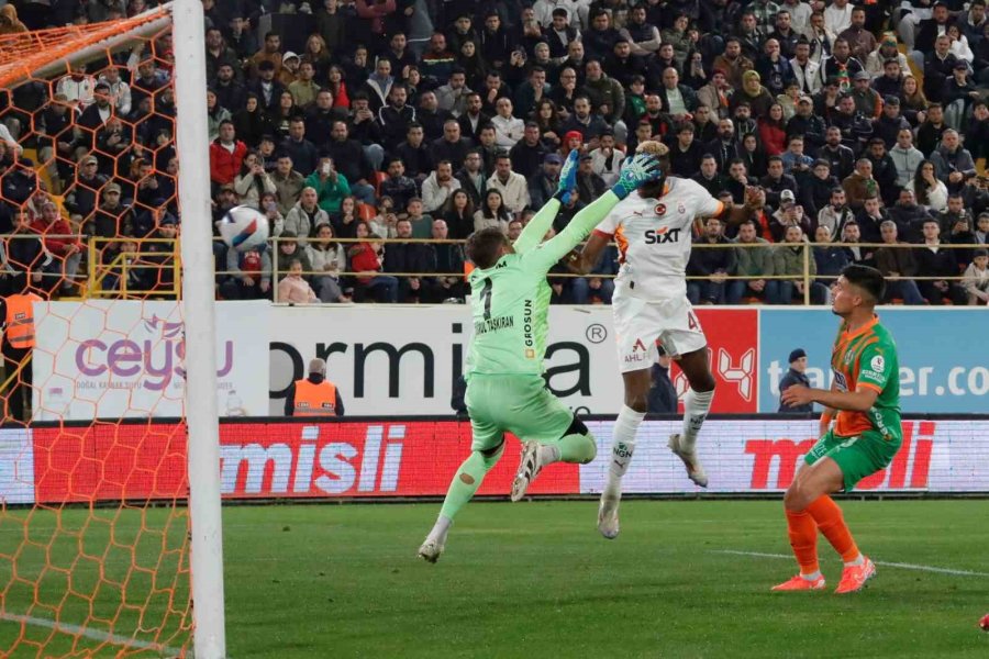 Trendyol Süper Lig: Corendon Alanyaspor: 1 - Galatasaray: 2 (maç Sonucu)