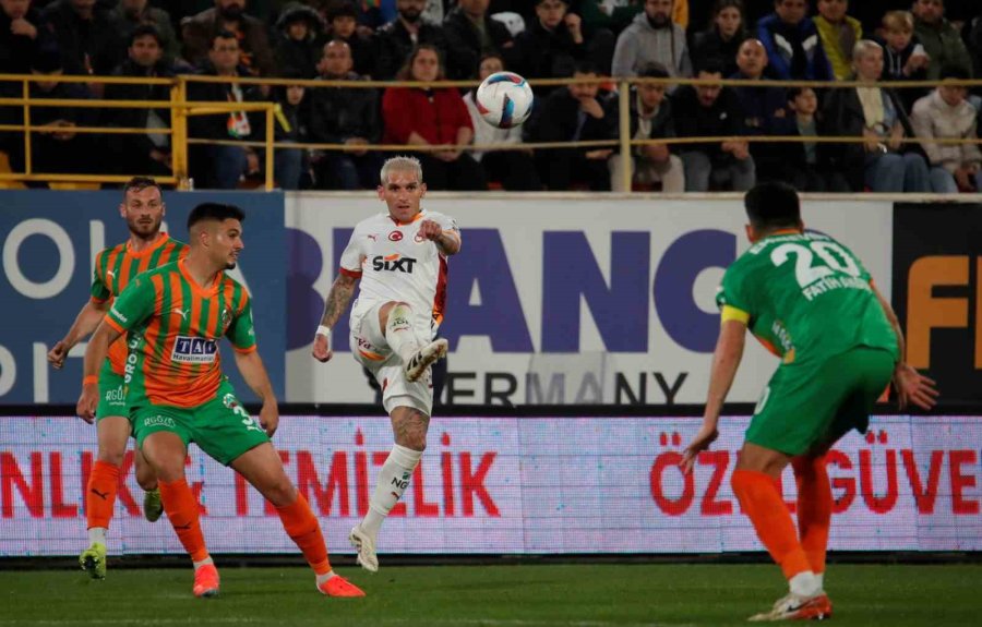 Trendyol Süper Lig: Corendon Alanyaspor: 1 - Galatasaray: 2 (maç Sonucu)