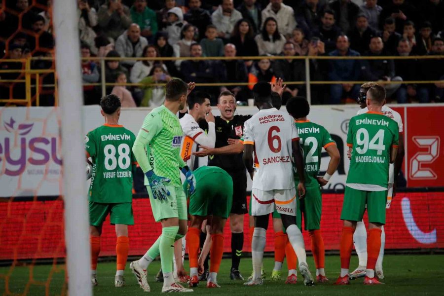 Trendyol Süper Lig: Corendon Alanyaspor: 1 - Galatasaray: 2 (maç Sonucu)