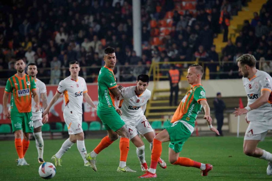 Trendyol Süper Lig: Corendon Alanyaspor: 1 - Galatasaray: 2 (maç Sonucu)