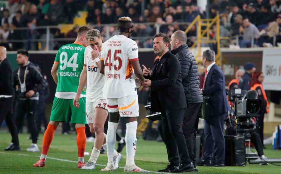 Trendyol Süper Lig: Corendon Alanyaspor: 1 - Galatasaray: 2 (maç Sonucu)