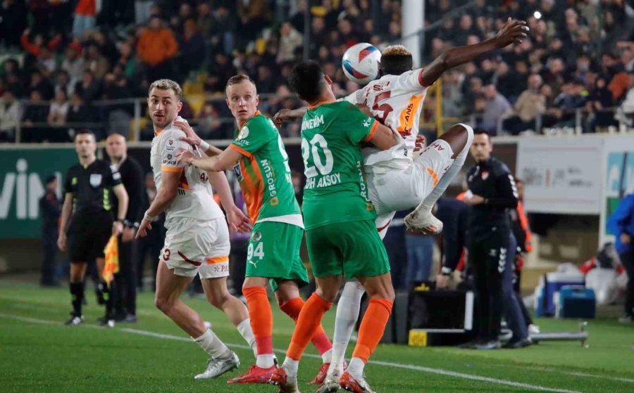 Trendyol Süper Lig: Corendon Alanyaspor: 1 - Galatasaray: 2 (maç Sonucu)