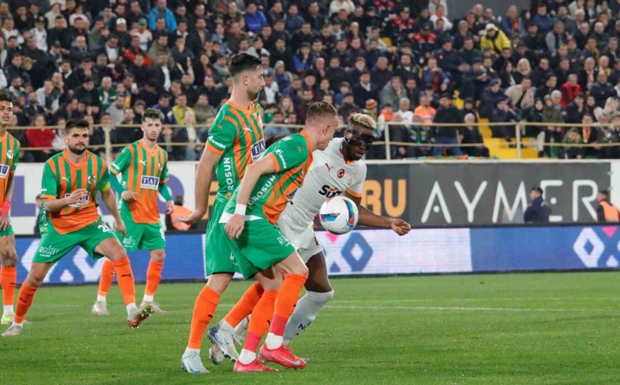 Trendyol Süper Lig: Corendon Alanyaspor: 1 - Galatasaray: 2 (maç Sonucu)