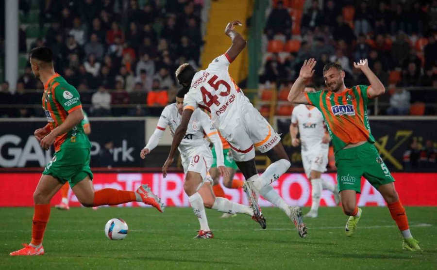 Trendyol Süper Lig: Corendon Alanyaspor: 1 - Galatasaray: 2 (maç Sonucu)