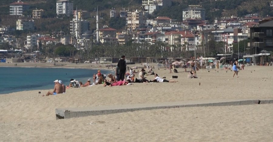 Alanya’da Mart Ayında Yaz Havası