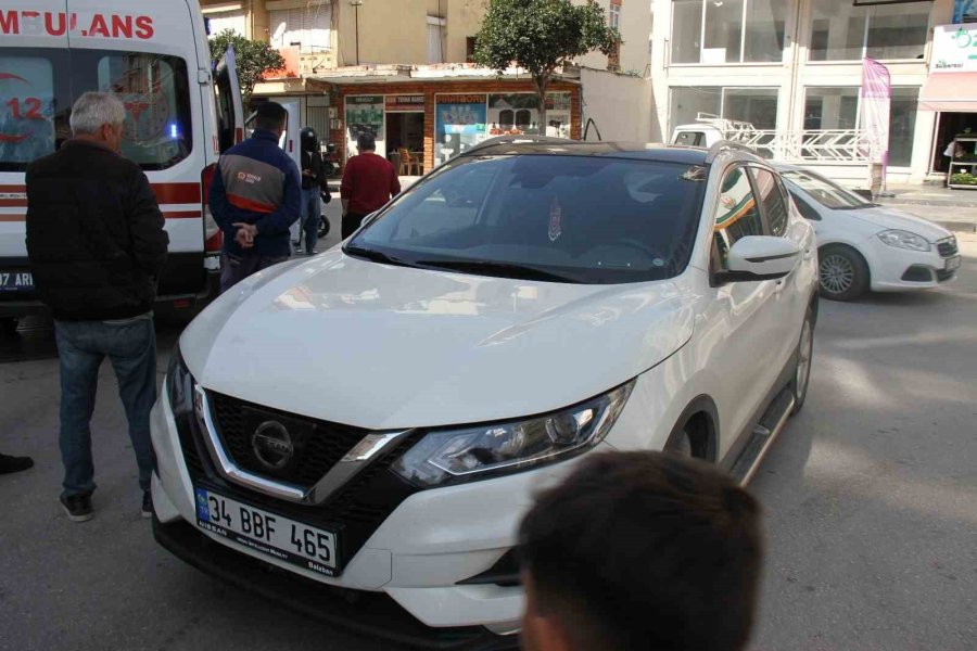 Motosiklet Sürücüsü Kazayı Hafif Sıyrıklarla Atlattı.