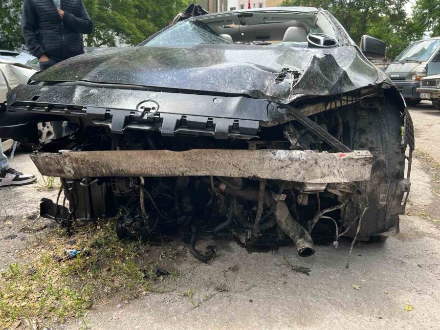 Aracını Servise Götürdü, Başına Gelmeyen Kalmadı