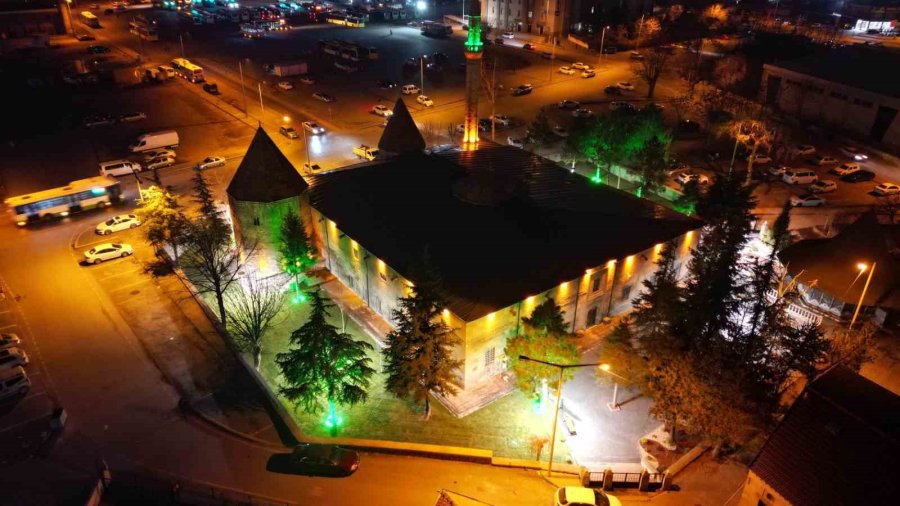 Melikgazi Belediyesi Lale Camii Ve Külliyesi’ni Güzelleştiriyor