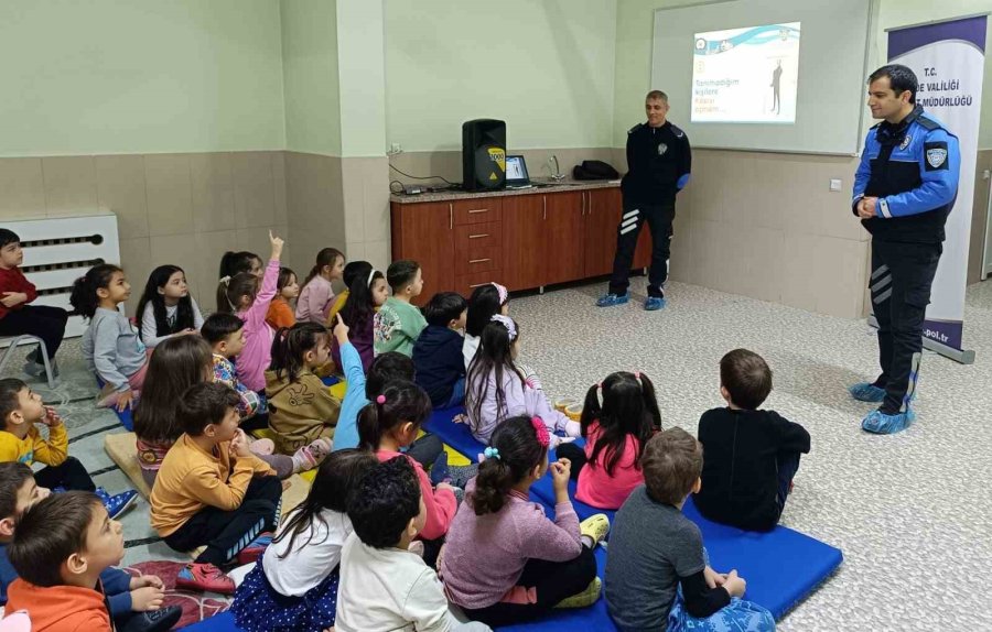 Niğde’de Öğrencilere Temel Güvenlik Eğitimi Verildi