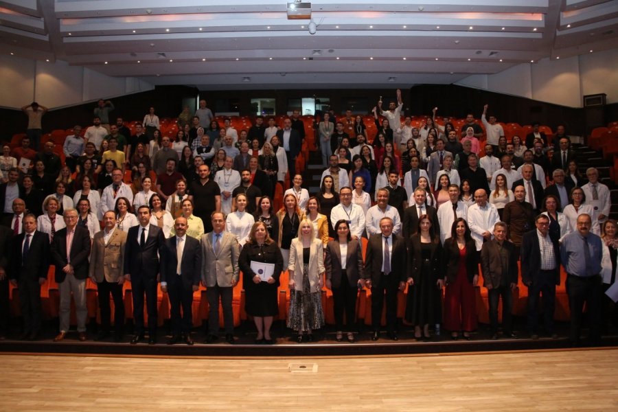 Akdeniz Üniversitesi’nde 14 Mart Tıp Bayramı Kutlandı