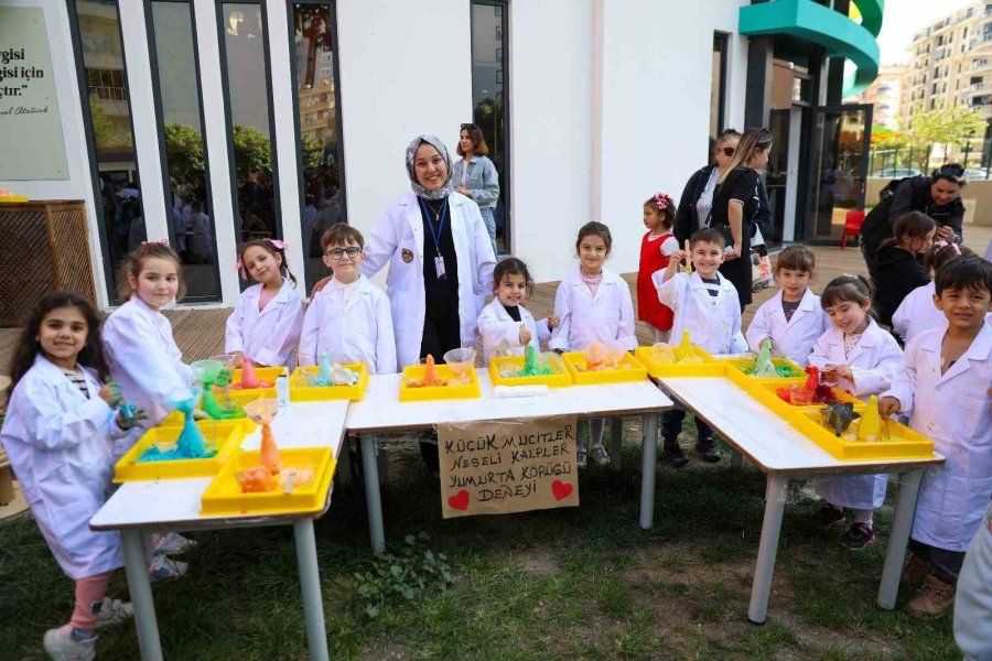 Alanya’da Çocuklar Bilim Şenliği’nde Buluştu