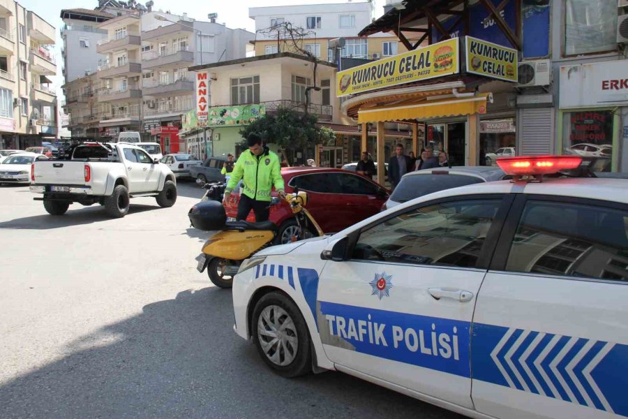 Serik’te Motokuryeler Çarpıştı: 1 Yaralı