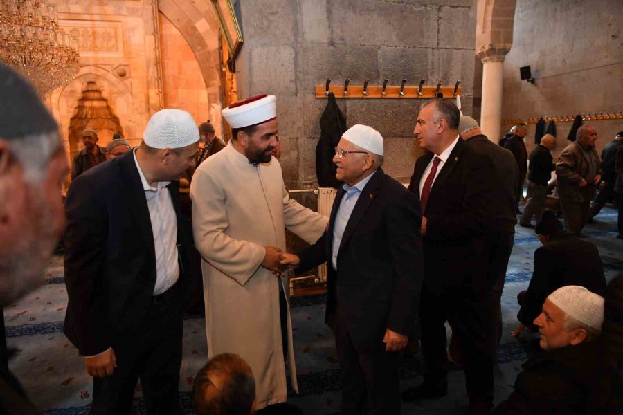 Kayseri Büyükşehir; Ramazan’da Camii Kebir’i Işıklandırdı