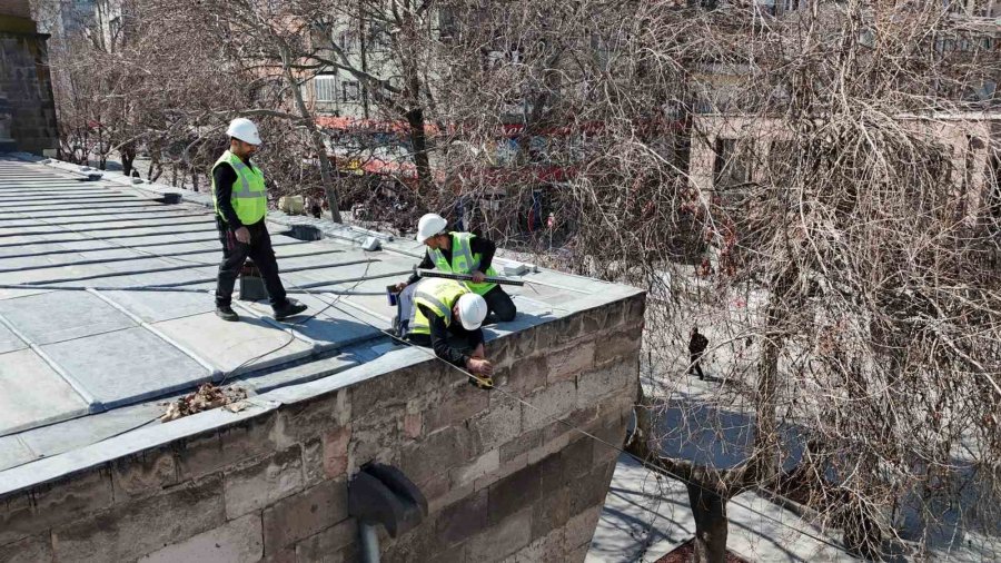 Kayseri Büyükşehir; Ramazan’da Camii Kebir’i Işıklandırdı