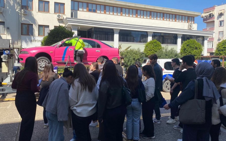 Mersin Emniyetinden Öğrencilere Trafik Eğitimi