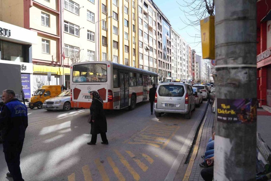 Hatalı Park Yapanlara Büyükşehir Zabıtasından Taviz Yok