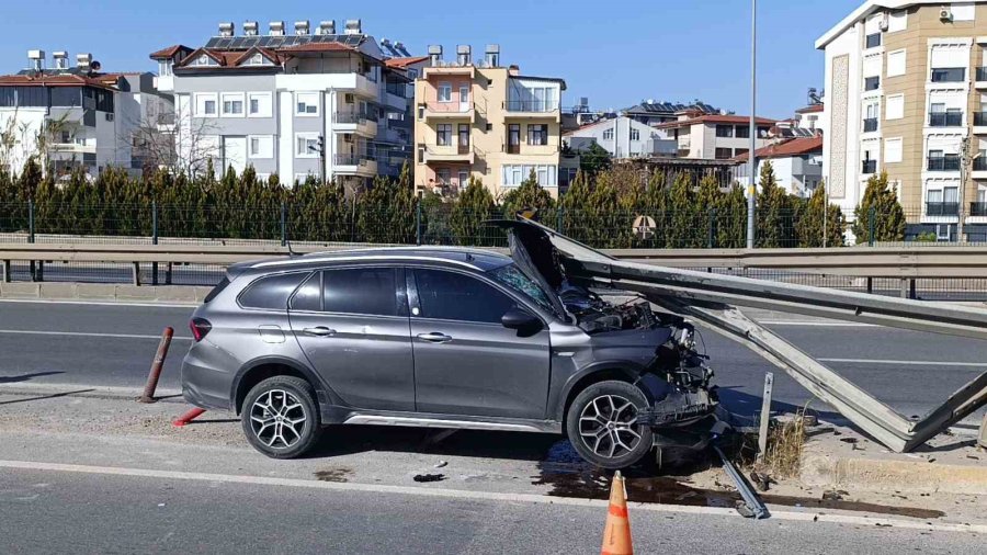 Antalya’da Faciadan Dönüldü: 3 Yaralı